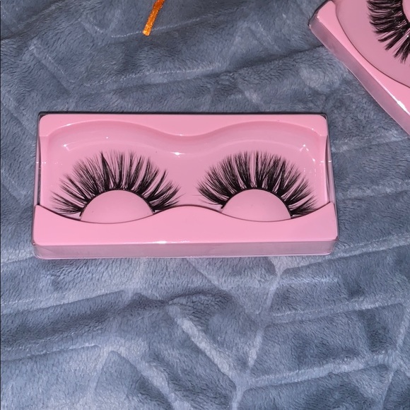 💜false strip eyelashes (Wifey💍) - Picture 6 of 7